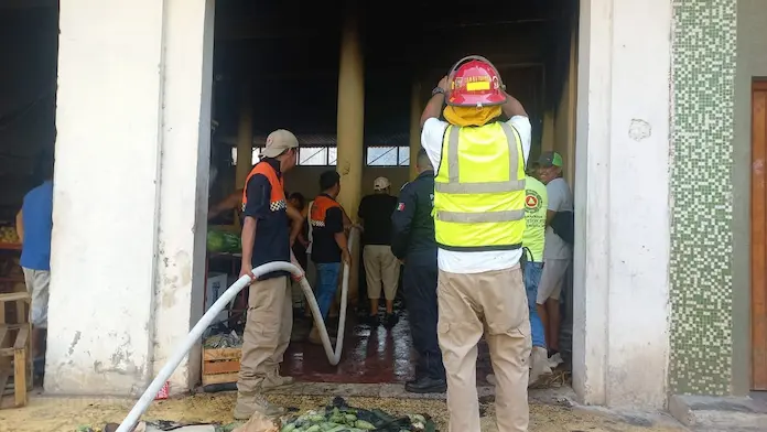 Ayuntamiento de Santiago Tuxtla atiende incendio de manera oportuna