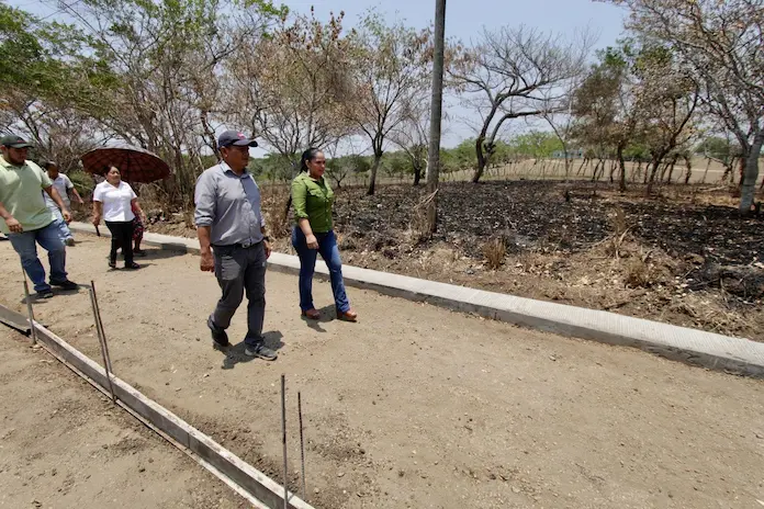 Supervisa alcaldesa de Santiago Tuxtla las obras en el municipio