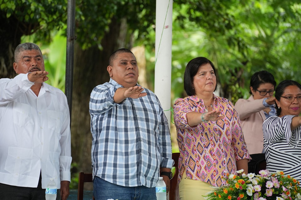 Ceremonia de Clausura de Curso en la Escuela Primaria «General Miguel Alemán», de Sihuapan