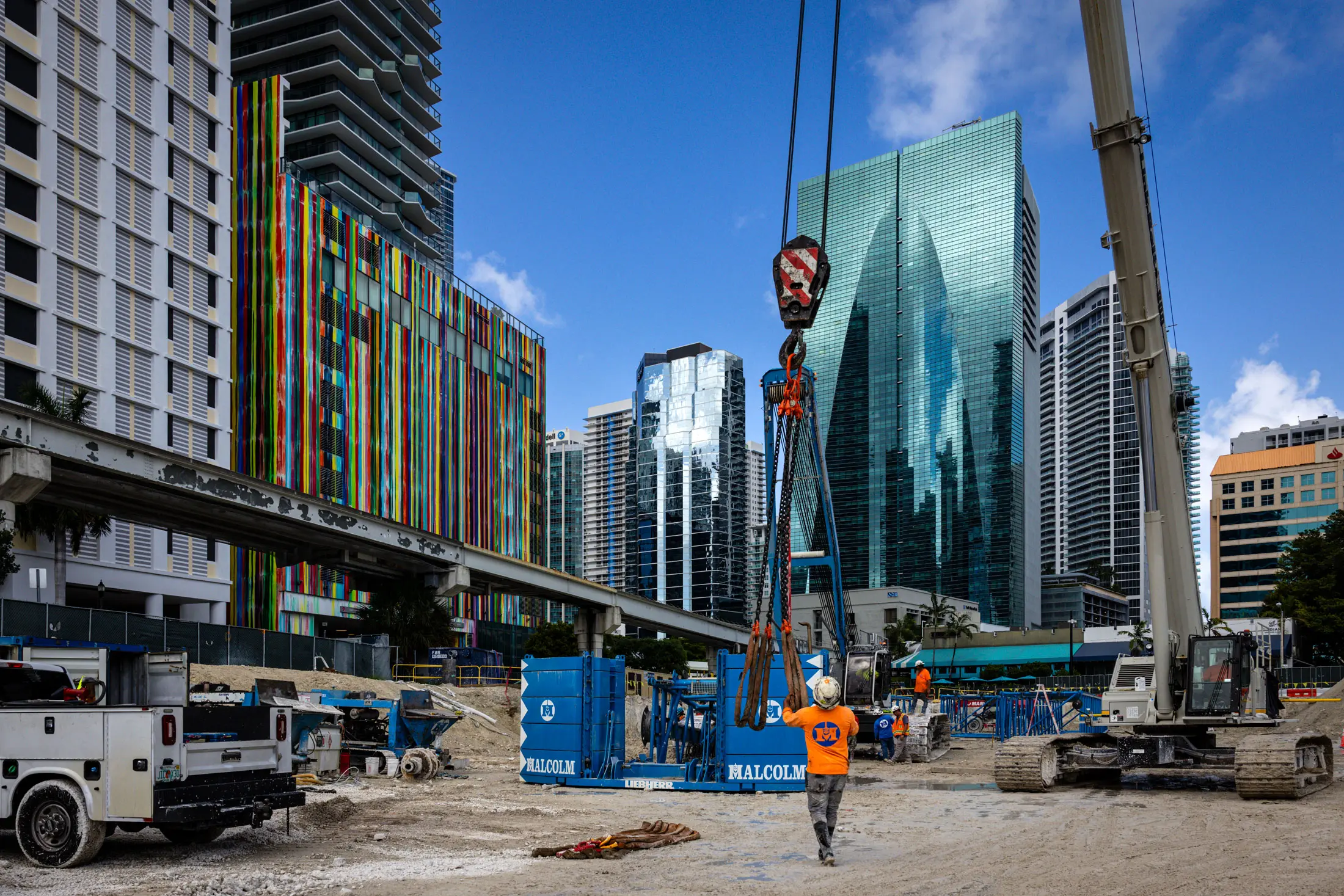 Desarrolladores inmobiliarios en Miami van tras mexicanos asustados por Sheinbaum