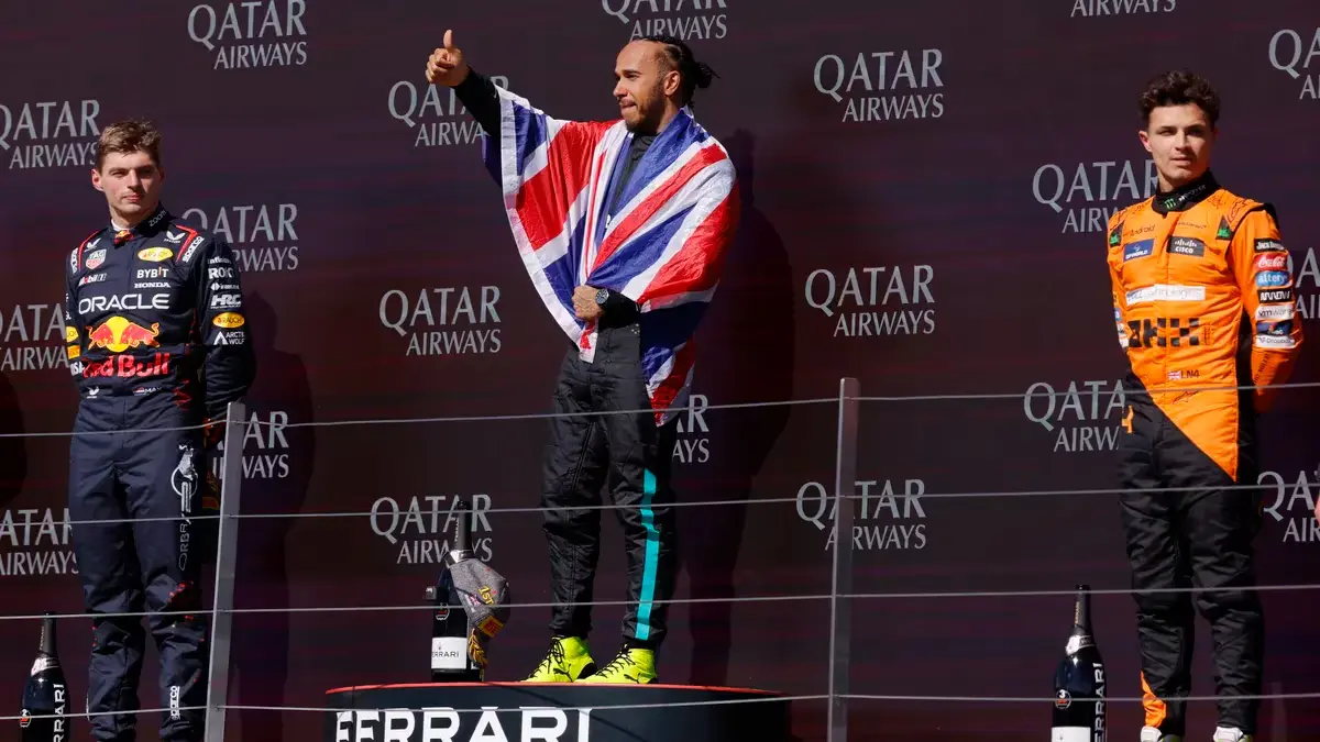 Hamilton gana el GP de Gran Bretaña; ‘Checo’ Pérez quedó en el lugar 17