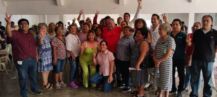 Asamblea informativa por el senador electo Manuel Huerta en San Andrés Tuxtla