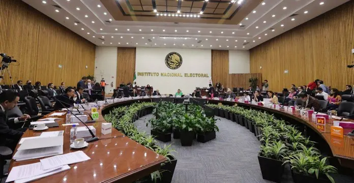 INE decide reducir las multas millonarias a los partidos por las irregularidades en las campañas