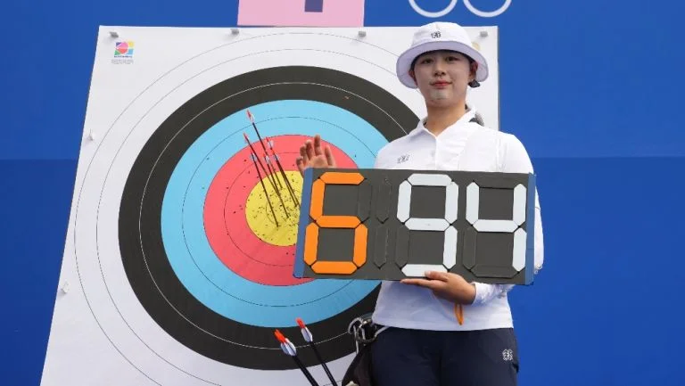 Lim Sihyeon impone récord mundial en Tiro con Arco Femenil iniciando París 2024