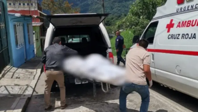 Joven se quita la v1da en su vivienda