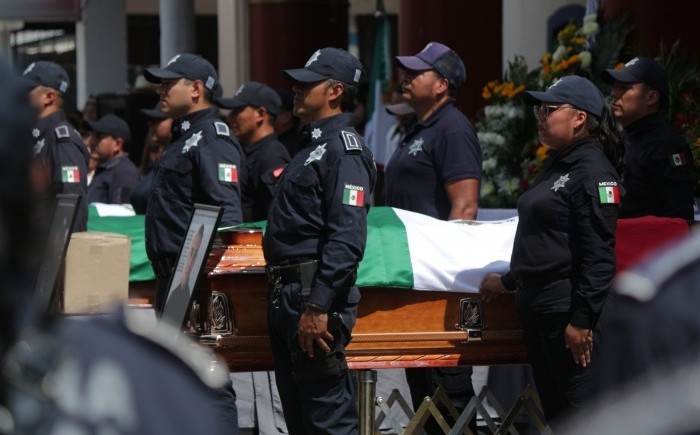 Rinden homenaje a policías fallecidos a causa de tormenta tropical