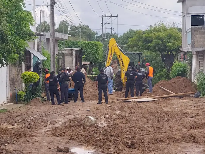 Trabajador fallece sepultado por alud de tierra