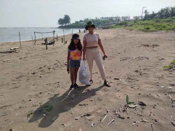 Campaña de limpieza de playas “Océanos limpios, playas saludables”