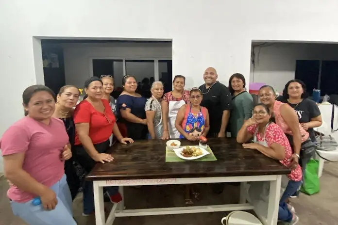 Curso de cocina impartido en el DIF de Catemaco por el Chef Jhovanny Cervantes