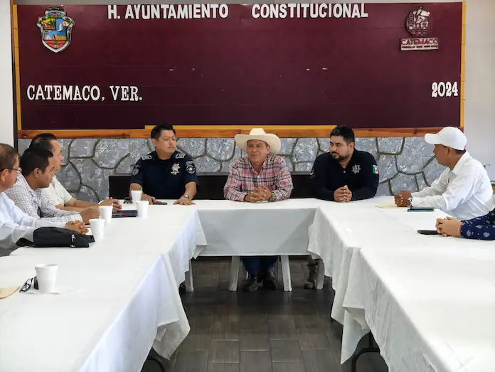 Realizan mesa de seguridad en sala de cabildos del H. Ayuntamiento de Catemaco