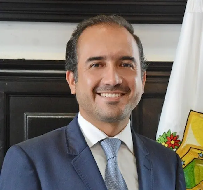 Giran orden de aprehensión contra Fernando Yunes