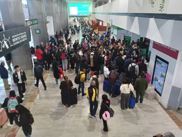 Aerolíneas en México reportan afectaciones tras apagón global de Microsoft