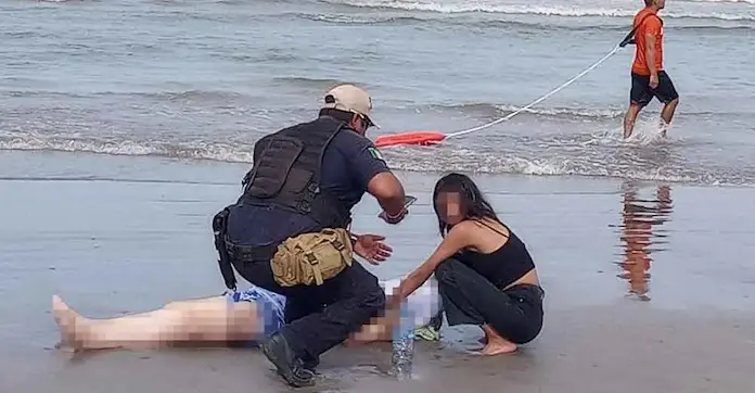 Masculino muere ahogado en playa Mata de Uva de Alvarado, Veracruz