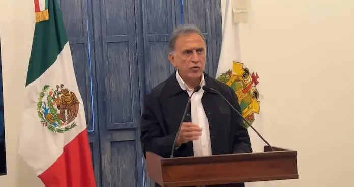 Yunes Linares denuncia a Cuitláhuac García ante la Fiscalía