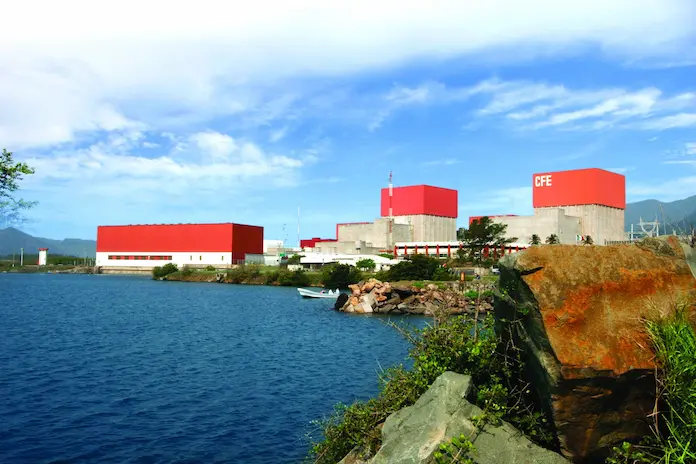 AMLO asegura que es viable un tercer reactor nuclear en Laguna Verde