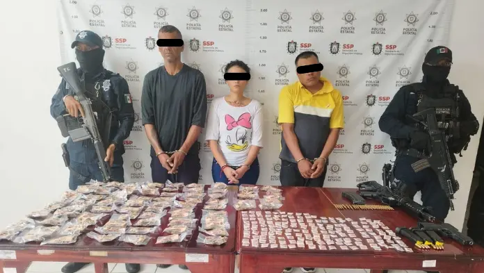 Detienen a 3 personas con armas y drogas, en Lerdo de Tejada