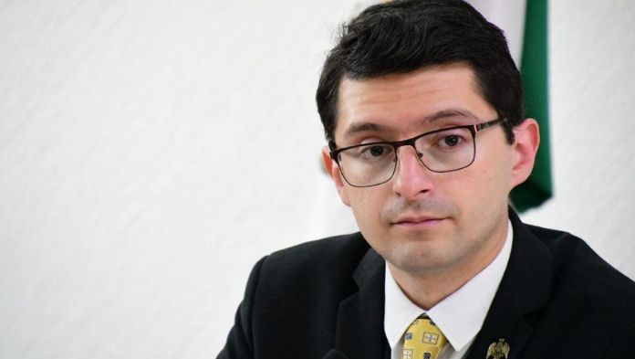 INE deberá abrir proceso para remover a consejero del OPLE por acoso sexual