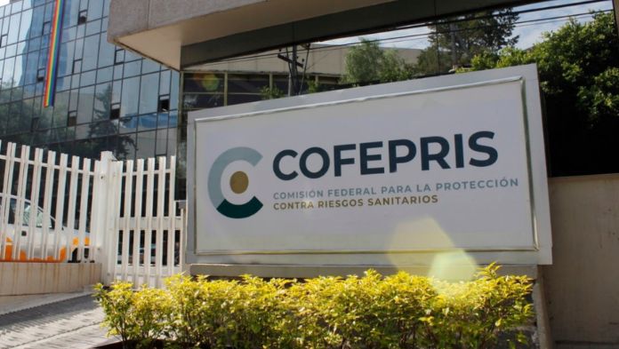 Cofepris detecta corrupción interna para favorecer en sus resoluciones a una empresa del sector salud