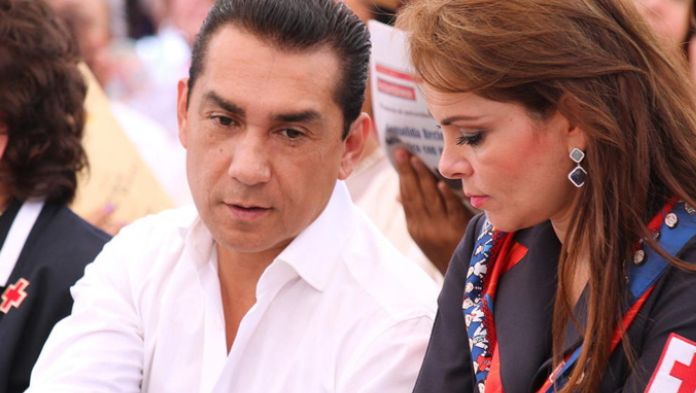 Da juez amparo a José Luis Abarca, ex alcalde de Iguala