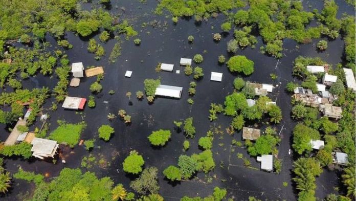 Vías del Tren Maya quedan bajo el agua tras escurrimientos por “Alberto” en un tramo de al menos kilómetro y medio
