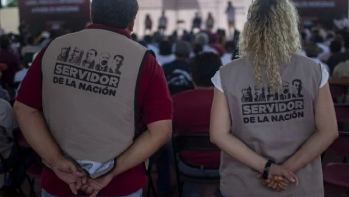 Despiden a Servidores de la Nación