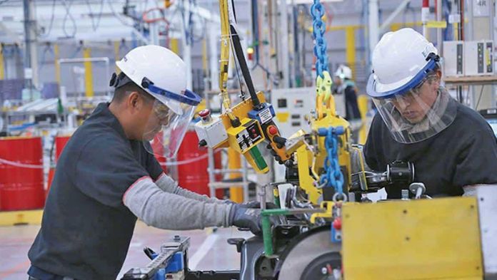 Sector manufacturero reporta ligera caída: INEGI