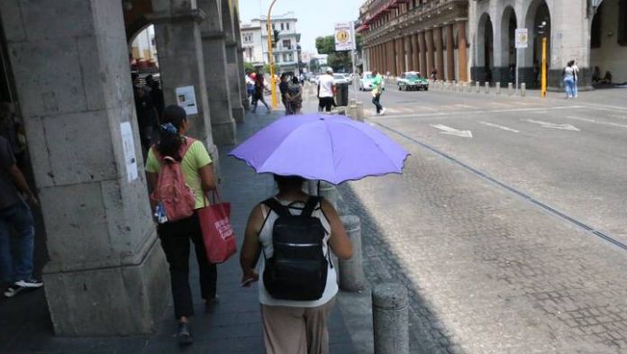 Fin de semana con ambiente caluroso y lluvias aisladas en norte y sur de Veracruz