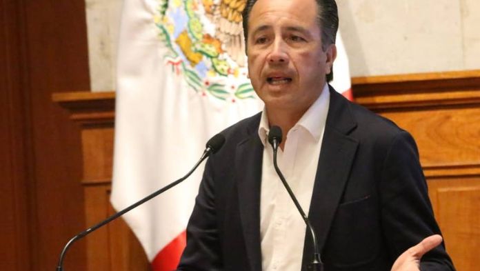 «Es puro show»: Cuitláhuac tras denuncias de Miguel Ángel Yunes Linares