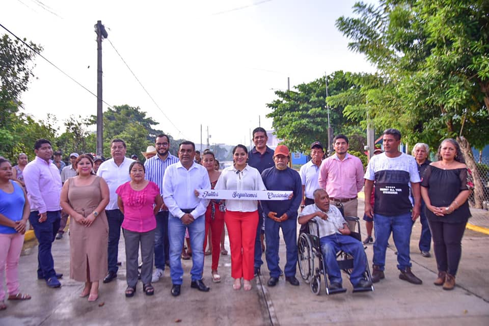 Inauguran pavimentación de Calle Miguel Hidalgo en la localidad de Tapalapan, en Santiago Tuxtla