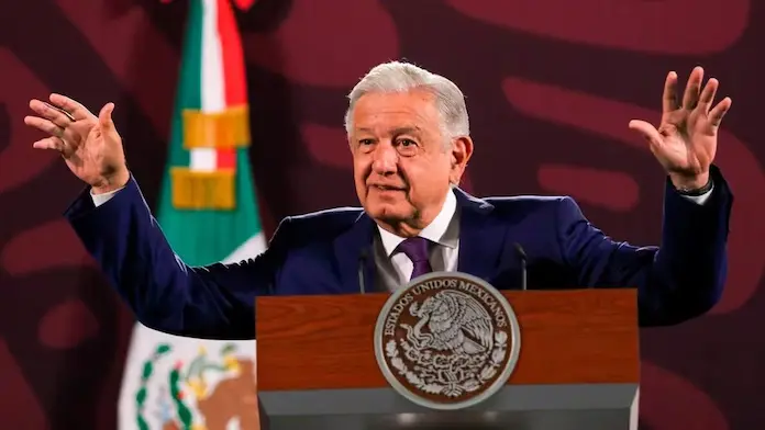 López Obrador tilda de “truculenta” la declaración de Tomás Zerón contra Peña Nieto en el caso de Ayotzinapa
