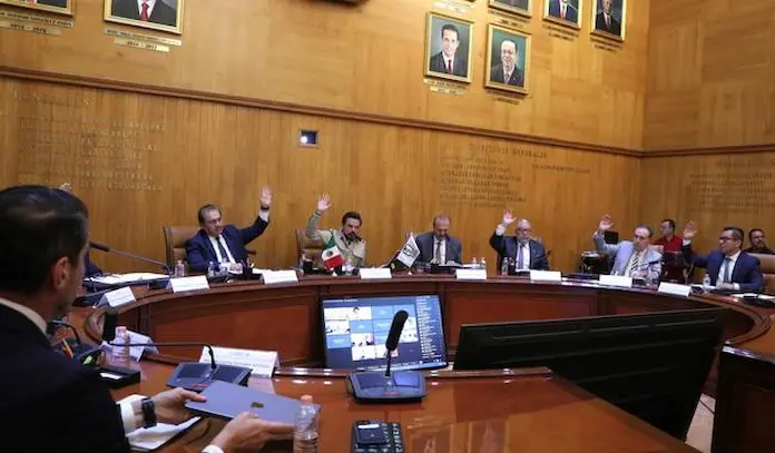 Aprueban cambiar 180 elevadores de instalaciones médicas y administrativas del IMSS