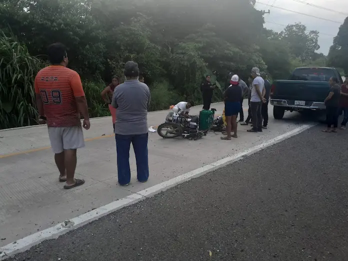 Adulto mayor sufre accidente en motocicleta