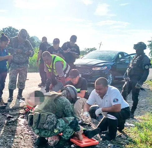 Auto atropella a estudiante de la UPAV en Tepetzintla