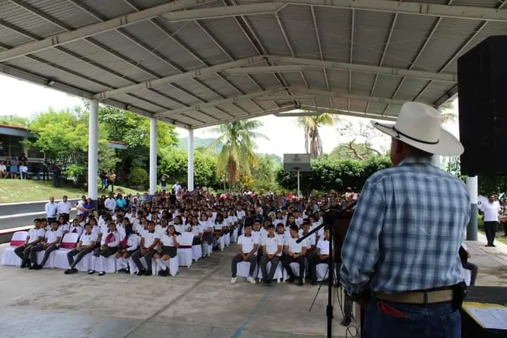 Graduación de la generación 2021 – 2024 del Colegio de Bachilleres del Estado de Veracruz (COBAEV) Plantel 16 Catemaco