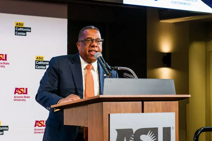 Departamento de Estado de EU comparte con Salazar preocupaciones por reformas de AMLO