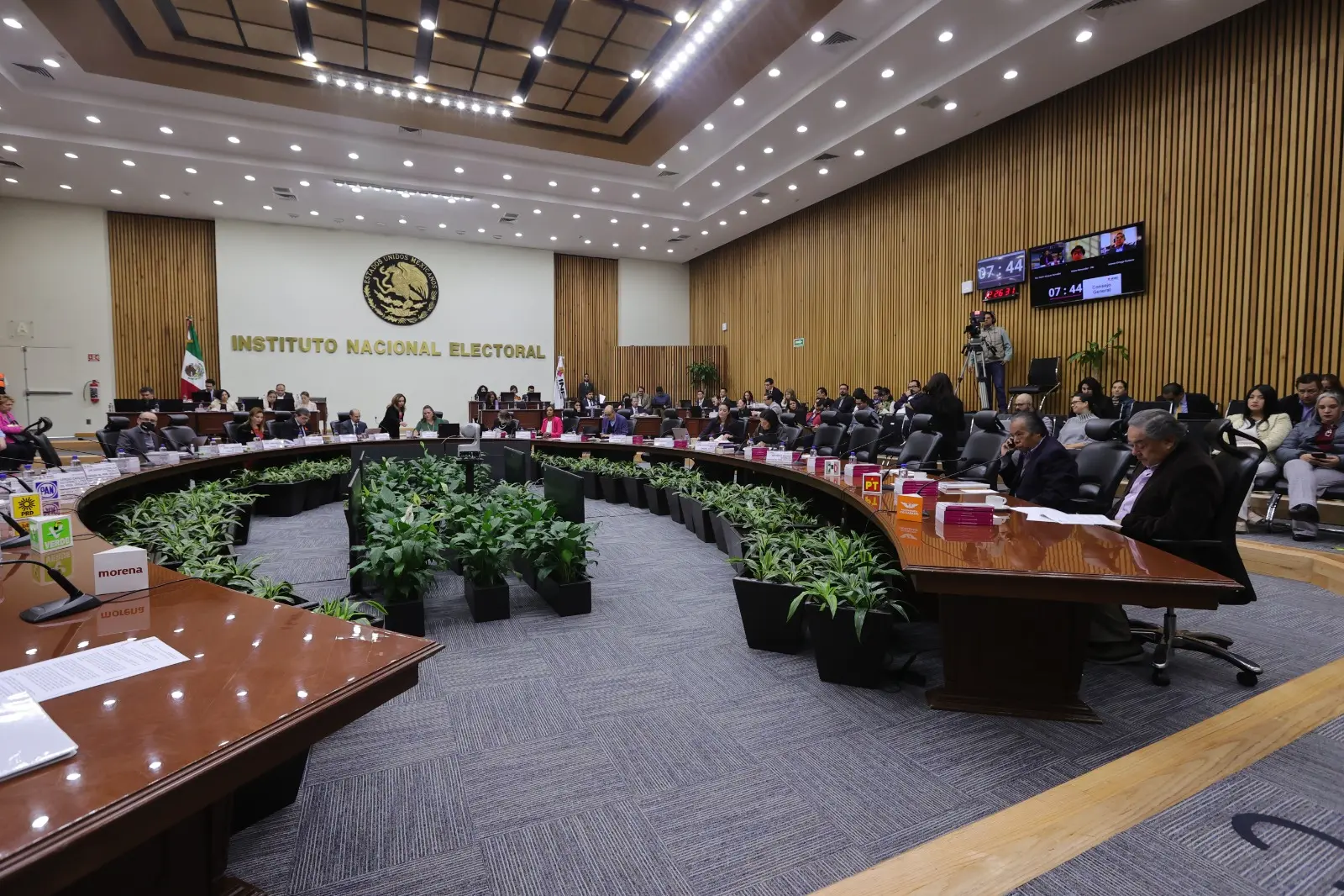 Mayoría calificada de Morena y aliados en la Cámara de Diputados; se quedan a dos escaños en Senado