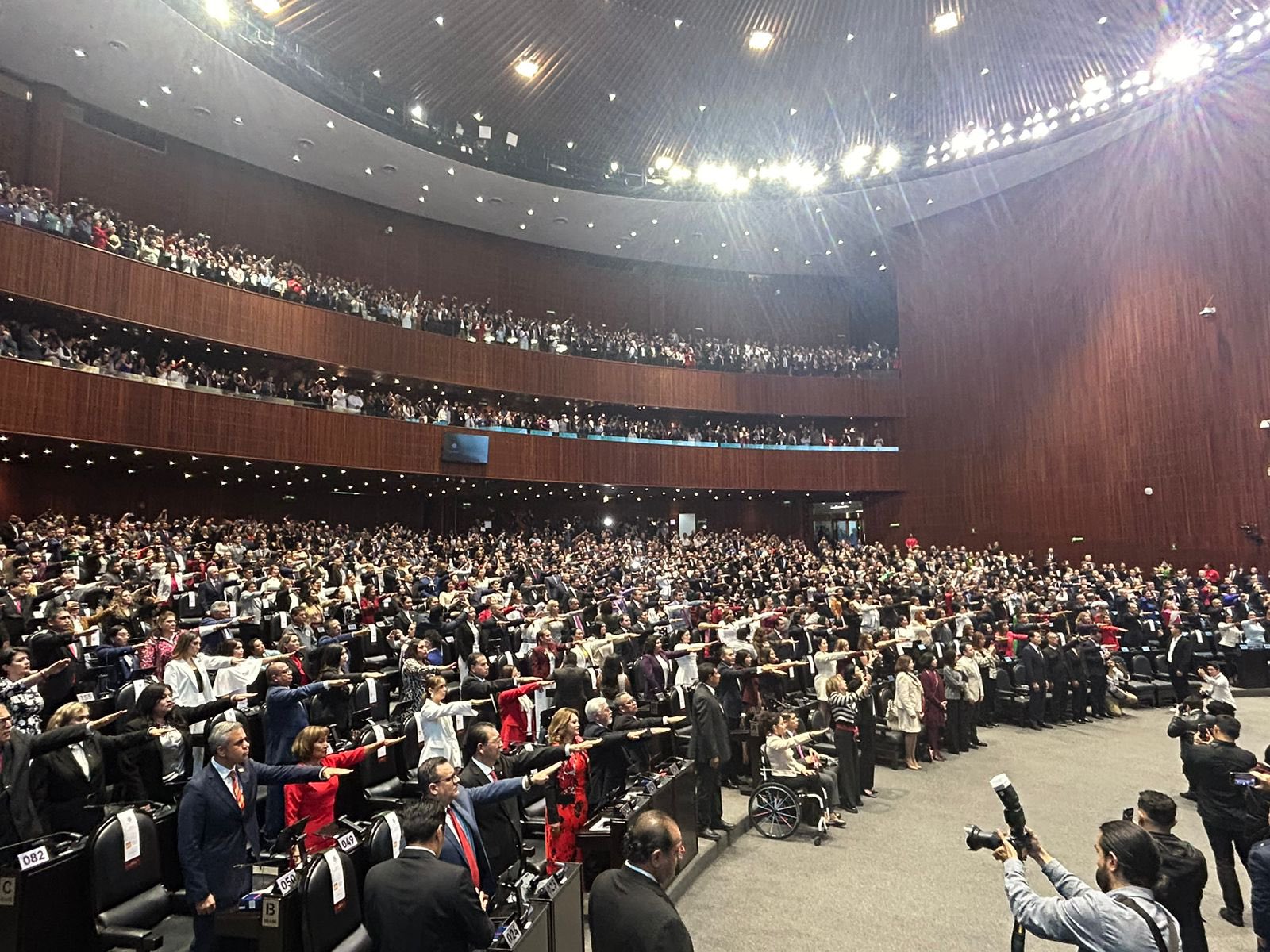 Rinden protesta diputados y senadores de la LXVI legislatura