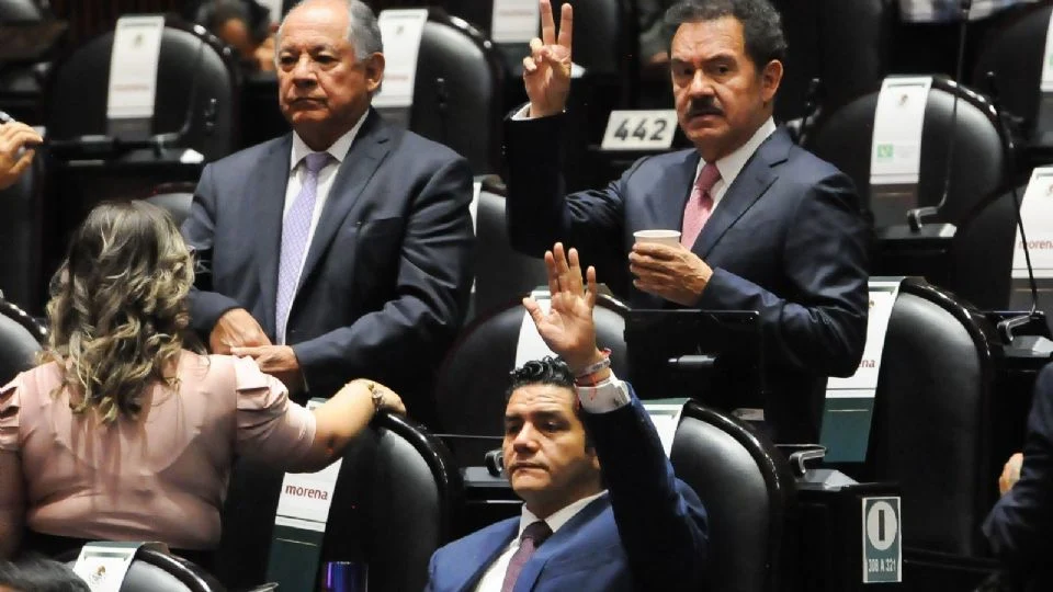 Jueces recién egresados, electos por tómbola y con 8.0 de promedio, los cambios de Morena a la Reforma Judicial