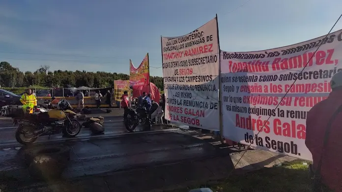 Suman más de 20 horas de bloqueos en la autopista federal México-Puebla