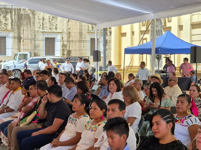 Alcaldesa de San Andrés Tuxtla presente en la entrega del Premio Anual Artesanal Veracruzano 2024