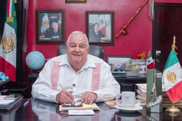 Tras causar polémica, alcalde de Poza Rica ya no se construirá estatua en «Paseo de la Fama»