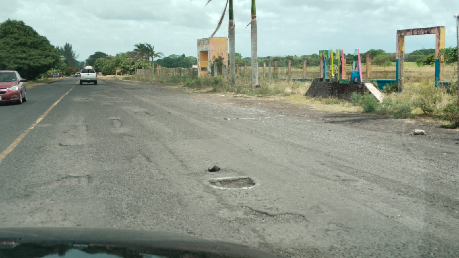 Aún sin reparar tramos carreteros afectados en Los Tuxtlas