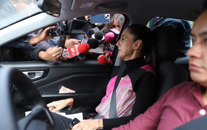 Sheinbaum considera la propuesta de AMLO de elegir jueces por insaculación