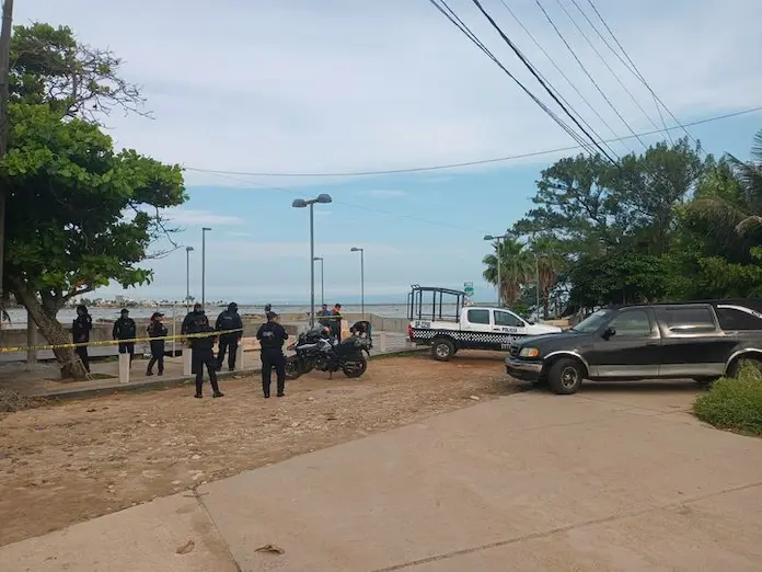 Hombre sin vi-da en el rio Coatzacoalcos
