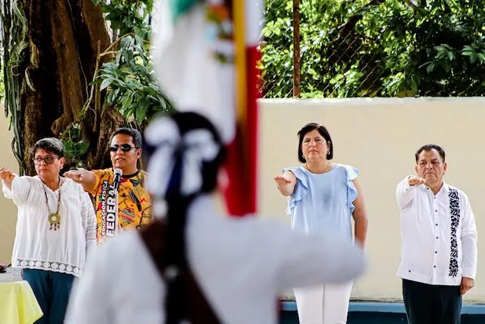 Alcaldesa de San Andrés Tuxtla acude a la ceremonia de apertura del ciclo escolar 2024-2025 en la escuela primaria «Revolución»