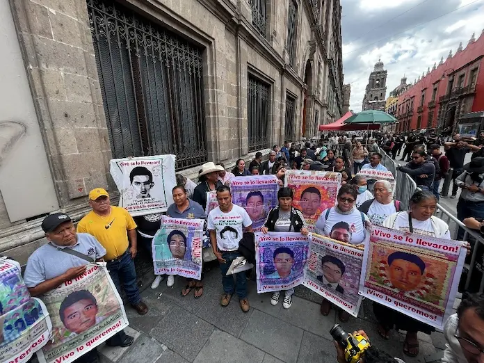 Padres de los 43 normalistas de Ayotzinapa dan por concluidas sus reuniones con AMLO: “Terminamos mal”