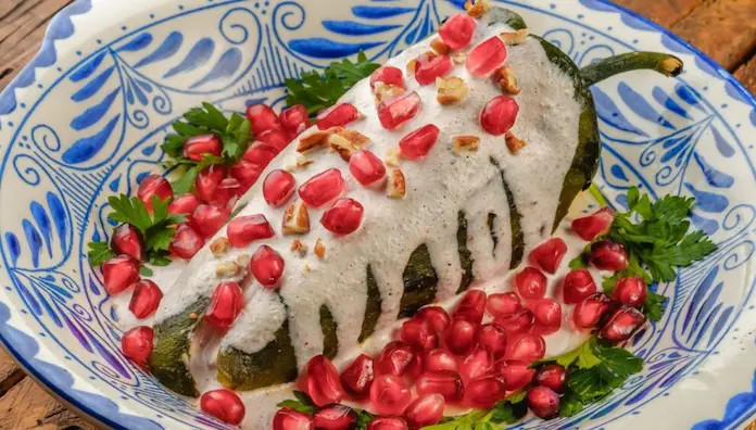 Receta fácil para preparar chiles en nogada en casa