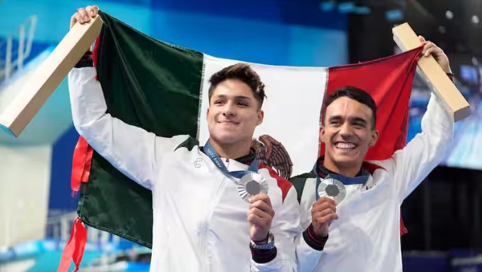 Olvera y Celaya le dan Plata a México en París