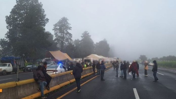 Se investigará quiénes están detrás del bloqueo en la autopista México-Puebla: AMLO