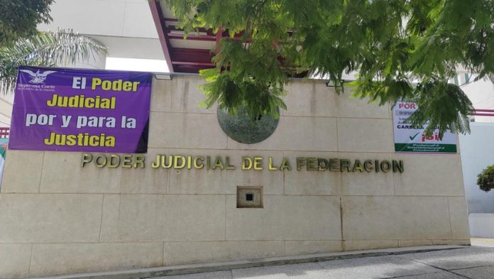 En Xalapa también se suman al paro nacional contra reforma judicial